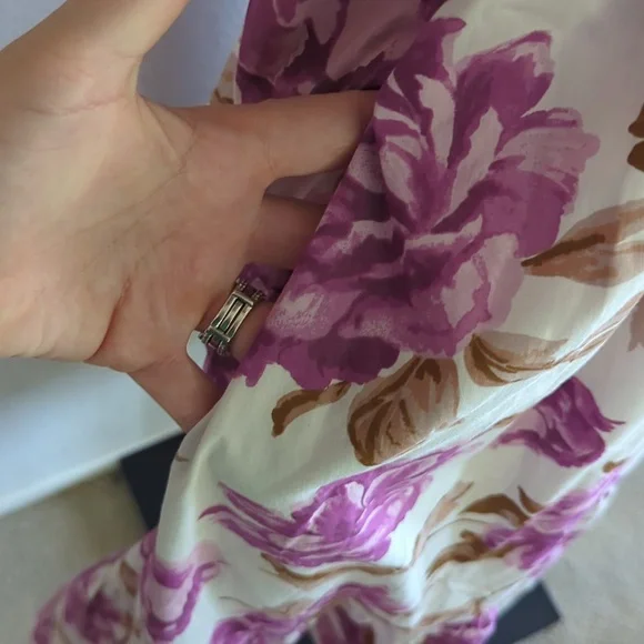 ✨ Abercrombie and Fitch Emerson purple floral size sold out - Picture 4 of 7